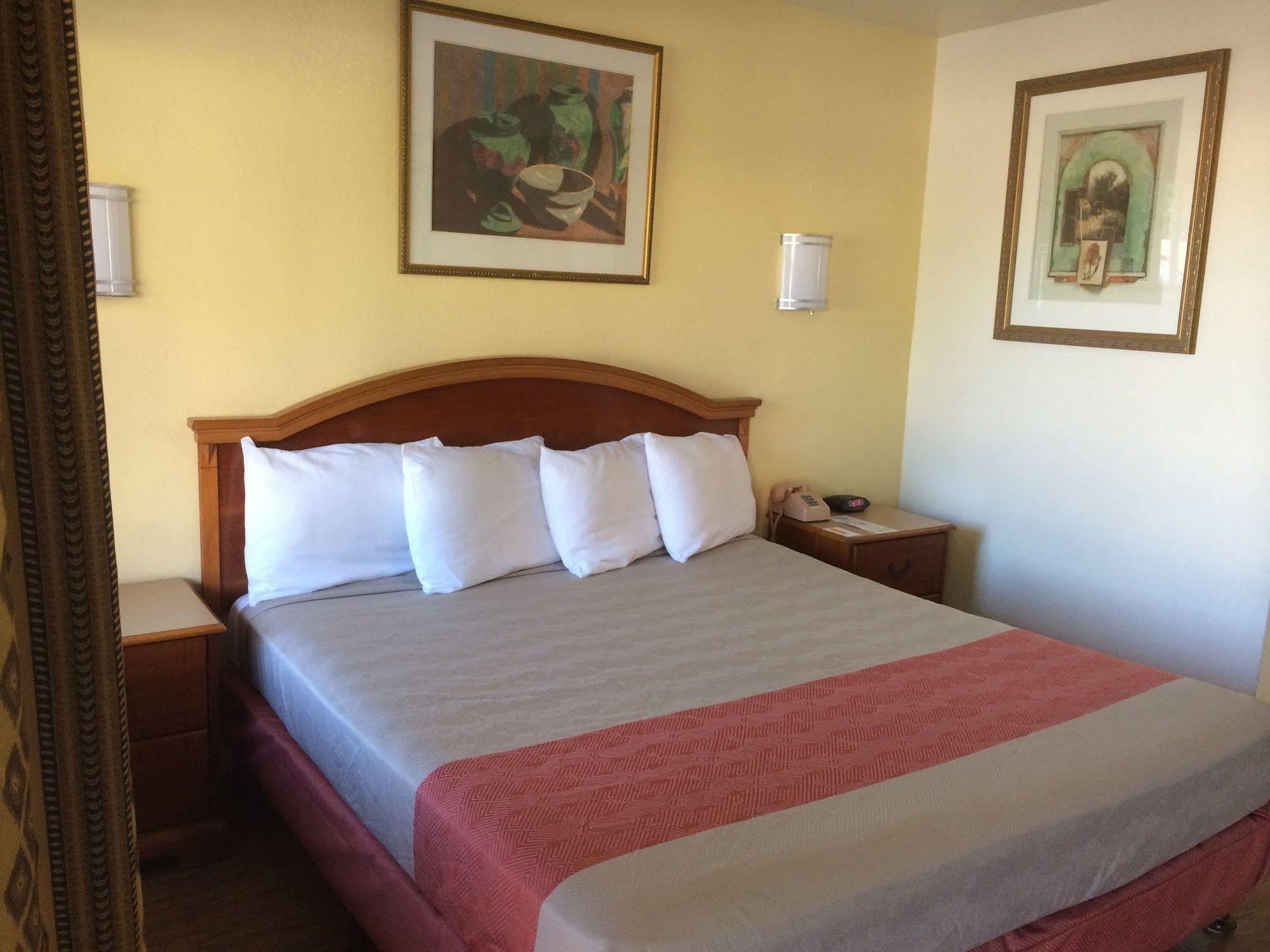 Vagabond Inn Hemet Ngoại thất bức ảnh