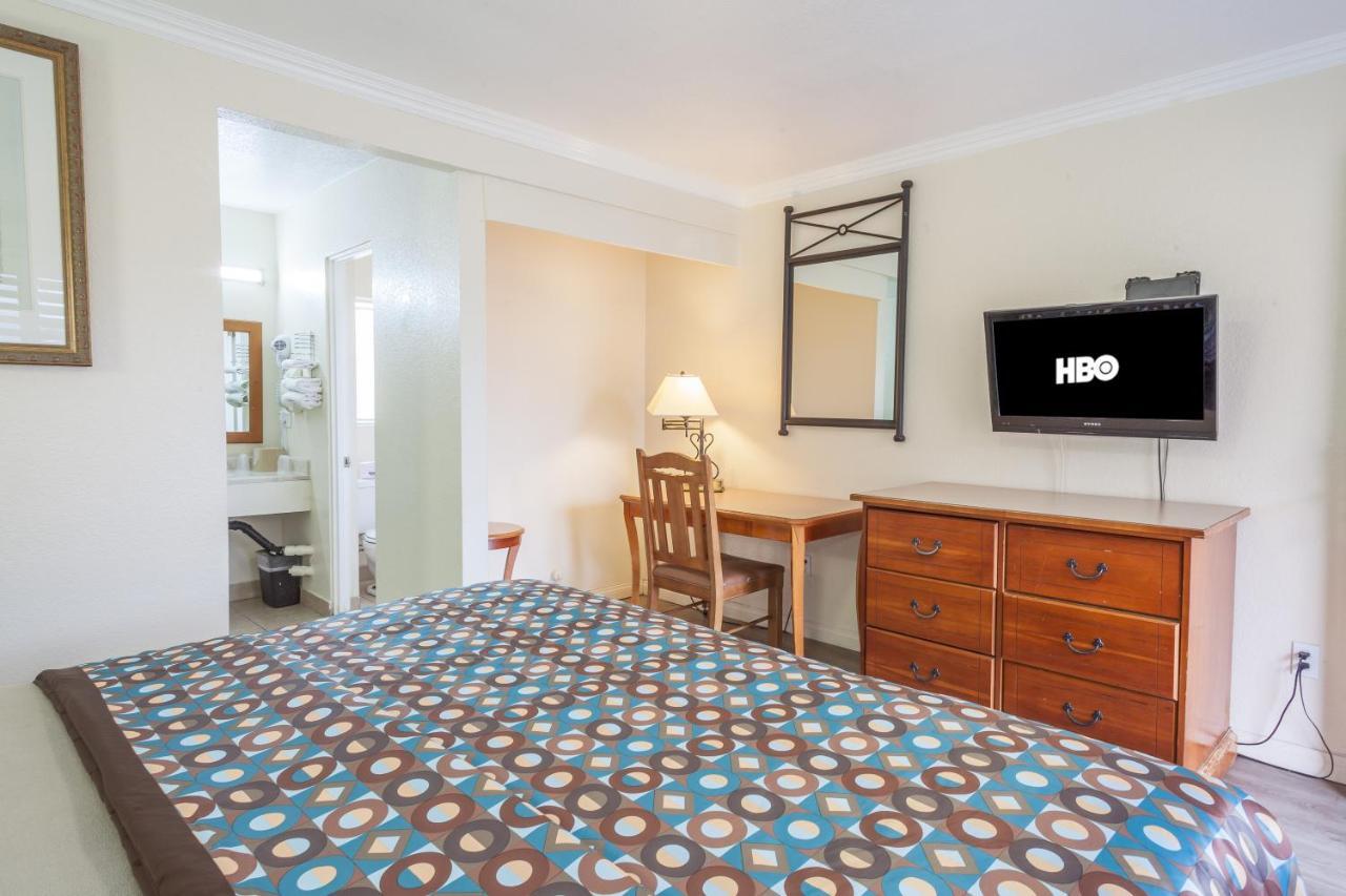 Vagabond Inn Hemet Ngoại thất bức ảnh